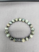 Load image into Gallery viewer, Mens Eagle's Eye Bracelet
