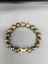Load image into Gallery viewer, Men's Eagle Claw Bracelet
